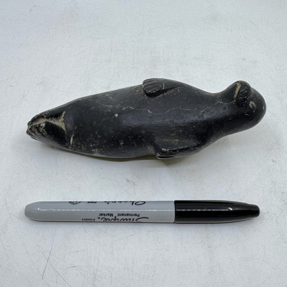 Inuit Handmade Blackstone Reclining Seal Sculpture - Picture 9 of 10